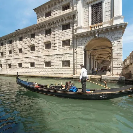 Апартаменты 2 Bedroom Lovely In Бибионе