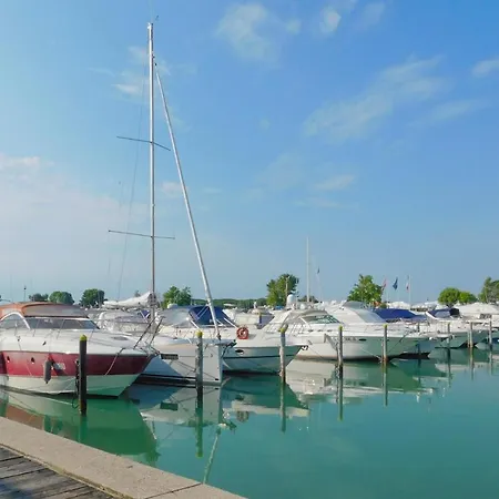 2 Bedroom Lovely In Bibione
